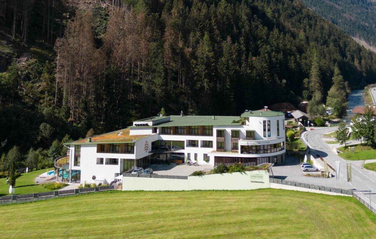 Spa Hotel Zedern Klang Hopfgarten in Defereggen Exterior foto