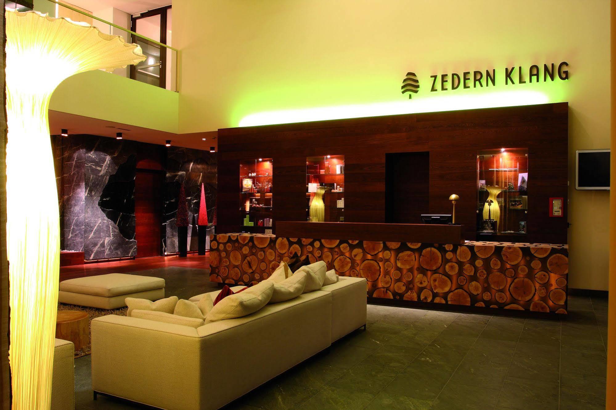 Spa Hotel Zedern Klang Hopfgarten in Defereggen Exterior foto